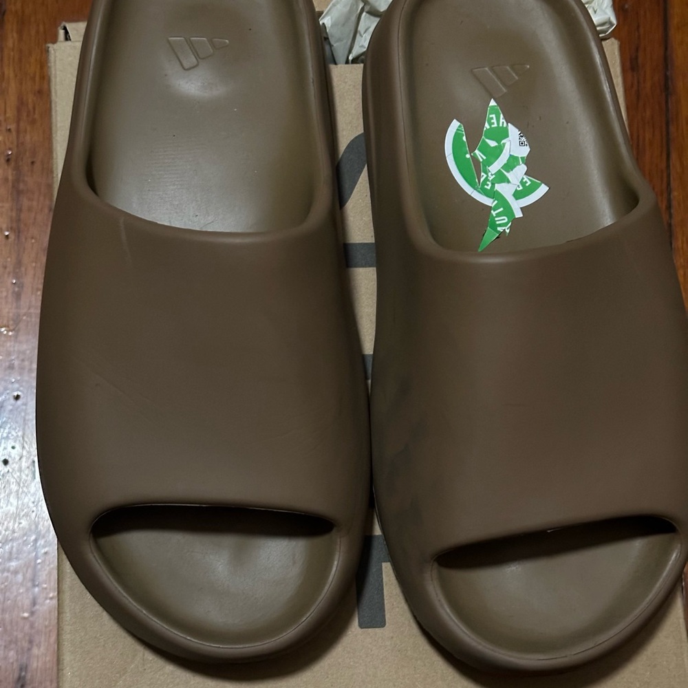 Yeezy Slide